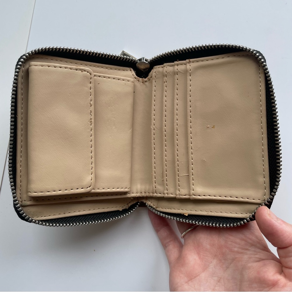 Guess Wallet - Picture 4 of 4